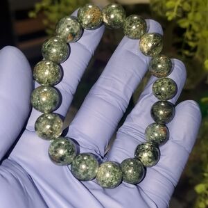 Elegant Green Garden Quartz 10.6mm Beaded Bracelet